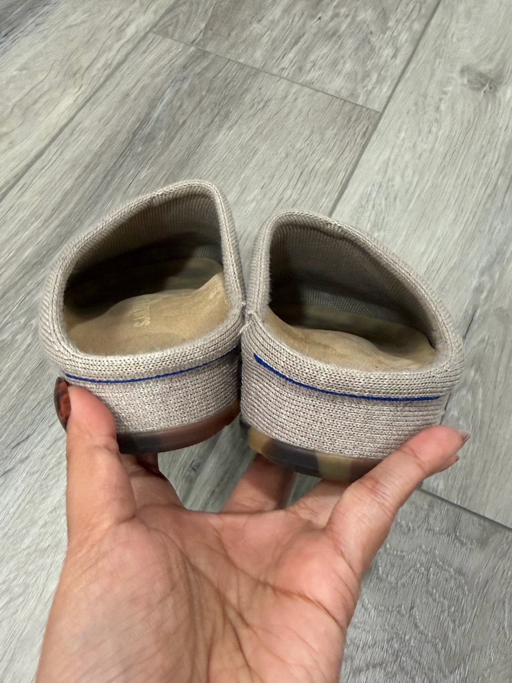 Women’s Rothy’s The Casual Clog in Dove Size 7 Retails $ 160 Rothy’s The Causal - Picture 8 of 9